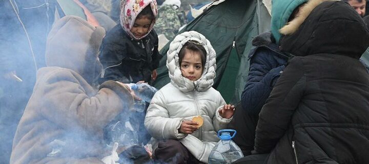 “Невыносимо находиться в этом холоде мигрантам”