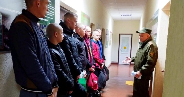 В Каменецком районе идет отправка призывников на срочную военную службу