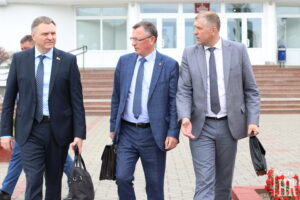 Министр экономики Республики Беларусь Александр Червяков посетил сегодня Каменецкий район с рабочим визитом