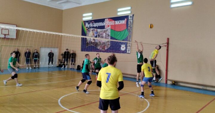 Турнир по волейболу и соревнования по пулевой стрельбе и гиревому спорту памяти Василия Игнатюка прошли в Новицковичской СШ