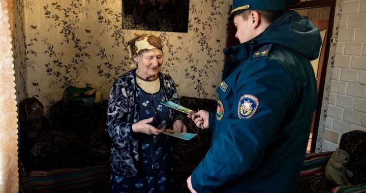 «ДОМ БЕЗ ПОЖАРА»: ПЕРВЫЙ ДЕНЬ ПРОФИЛАКТИЧЕСКОГО МЕРОПРИЯТИЯ В КАМЕНЕЦКОМ РАЙОНЕ
