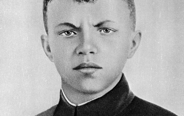 Их именами названы улицы: Александр Матросов