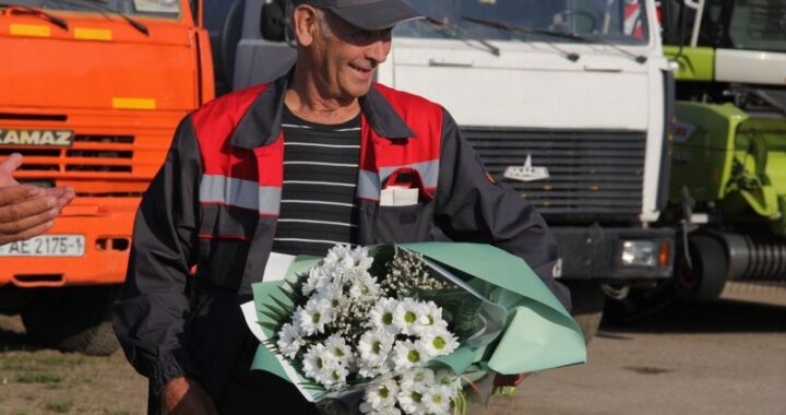 50 ЛЕТ НА ОДНОМ РАБОЧЕМ МЕСТЕ ТРУДИТСЯ СТЕПАН ВОЩАНКО ИЗ “АГРОТУРНЫ” КАМЕНЕЦКОГО РАЙОНА