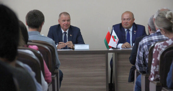 Владимир Сенчук пообщался с трудовым коллективом Каменецкого ЖКХ