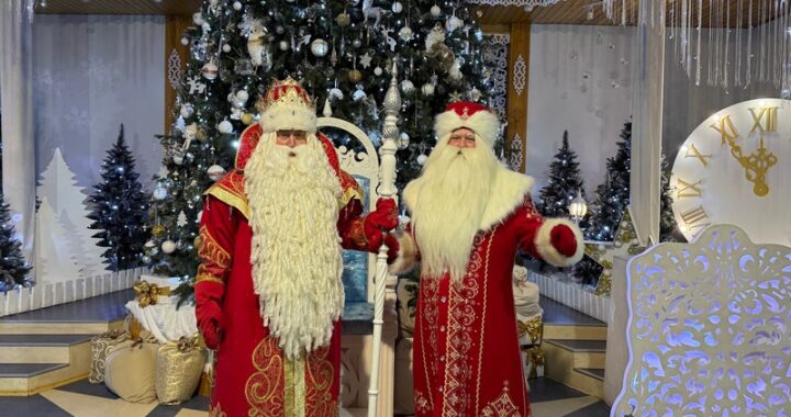 Дед Мороз из Беловежской пущи прибыл в Великий Устюг на День рождения Российского Деда Мороза